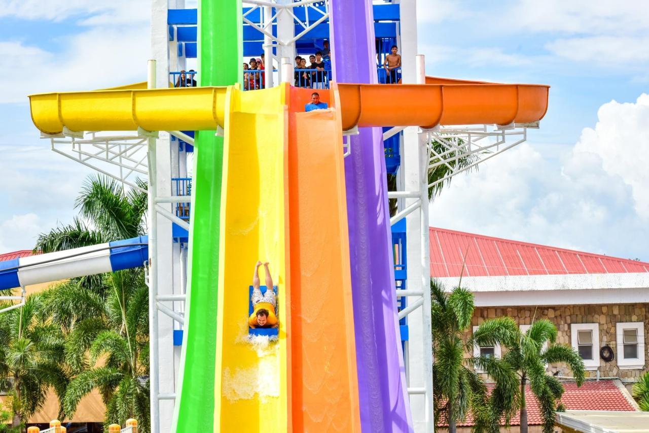 Eon Centennial Resort Hotel & Waterpark Iloilo Eksteriør bilde