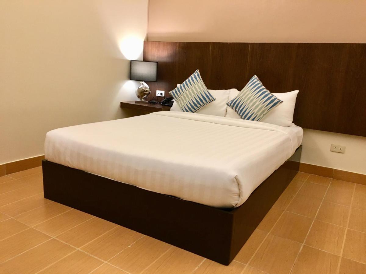 Eon Centennial Resort Hotel & Waterpark Iloilo Eksteriør bilde