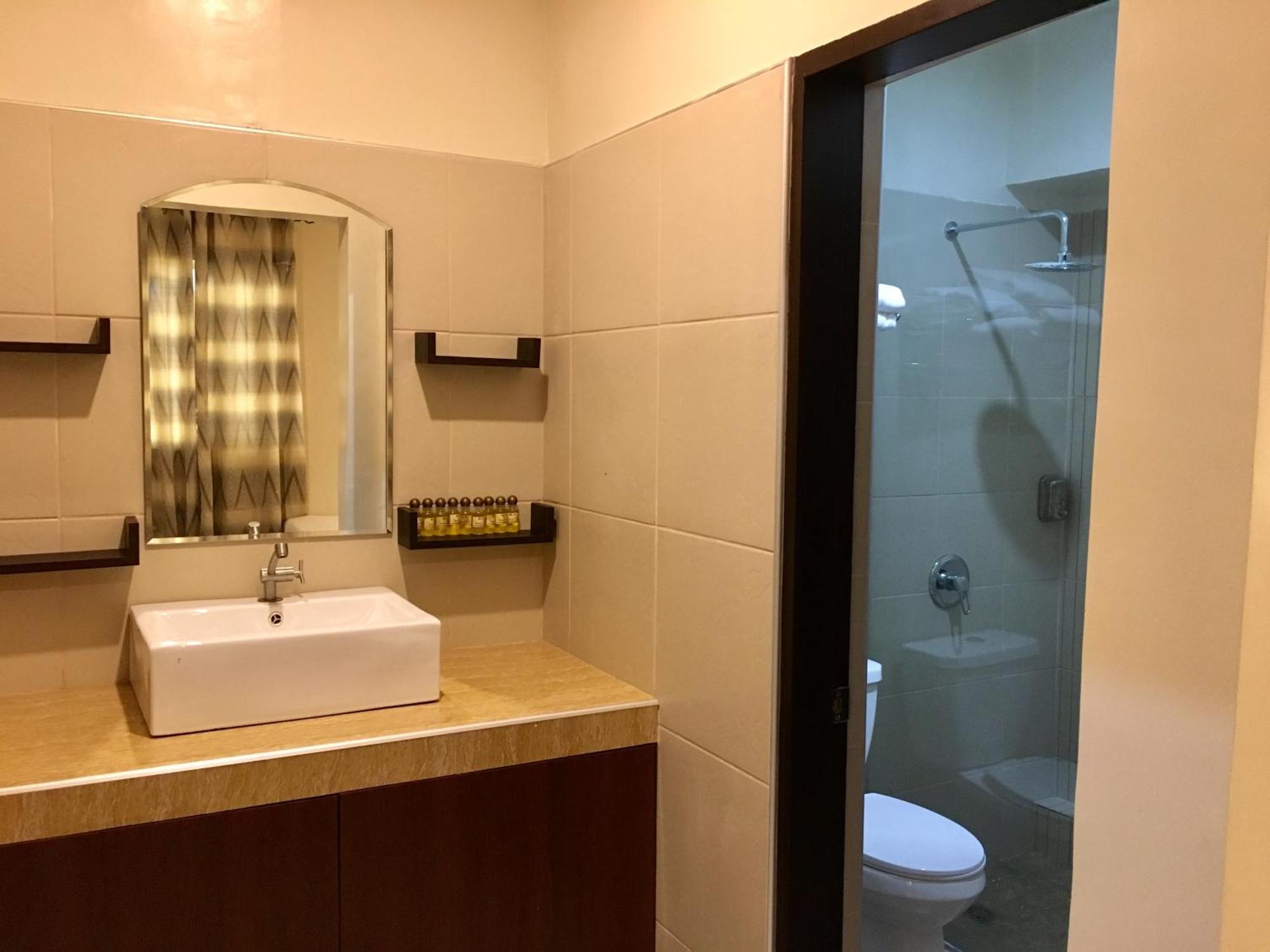 Eon Centennial Resort Hotel & Waterpark Iloilo Rom bilde